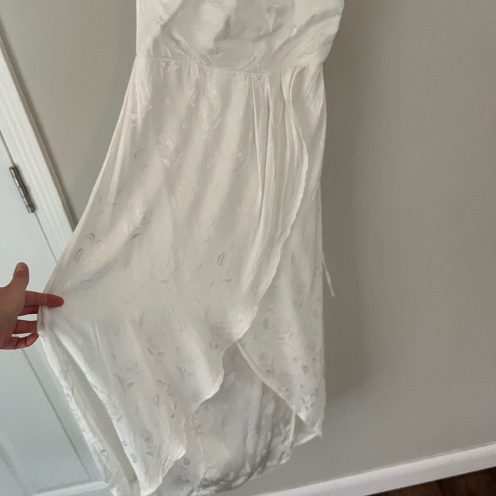Lulus Remarkable Moments White Floral Jacquard Satin Tulip Midi Dress Sz Medium - Picture 11 of 16